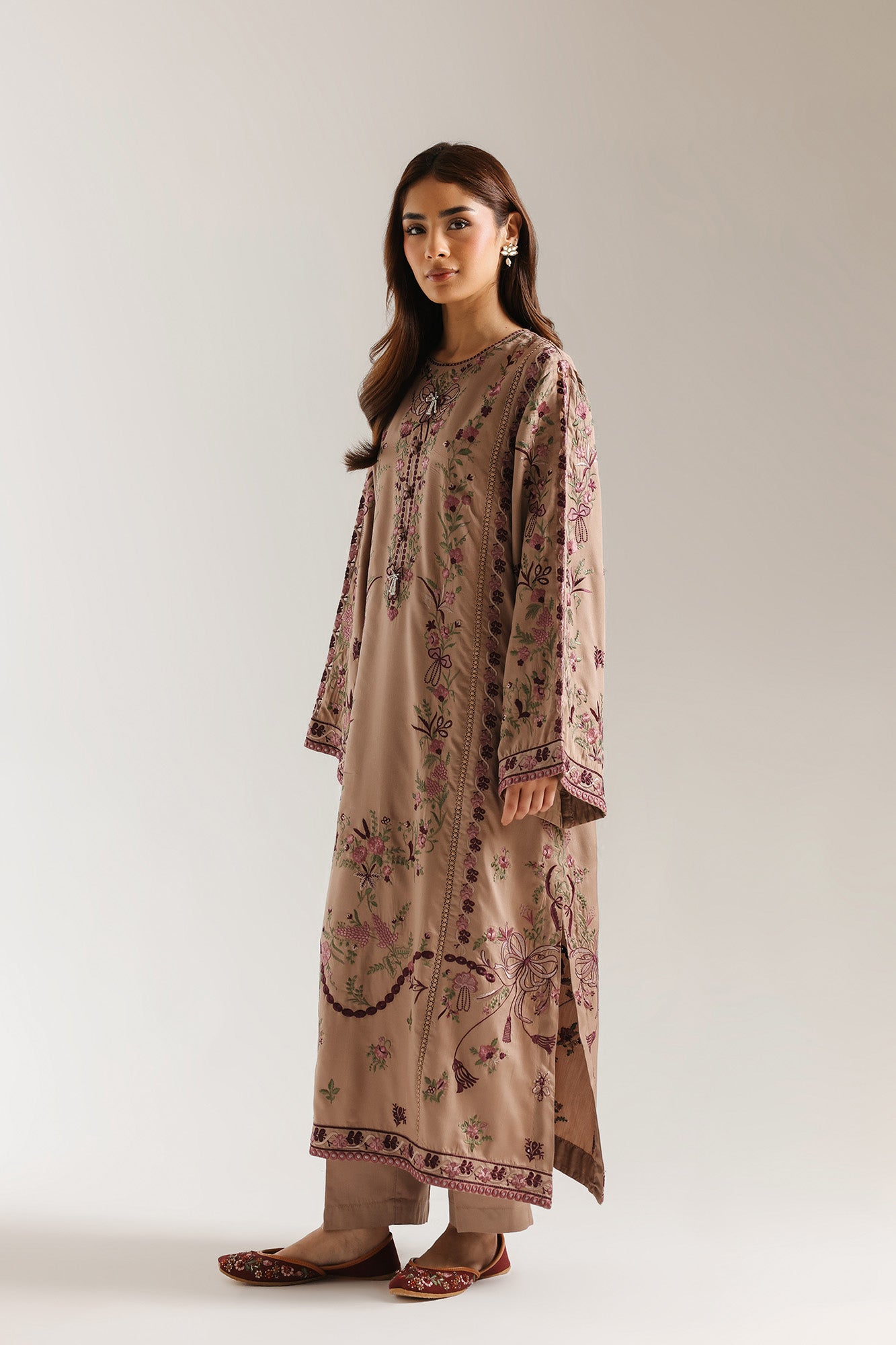 EMBROIDERED SUIT (E4042/103/805)