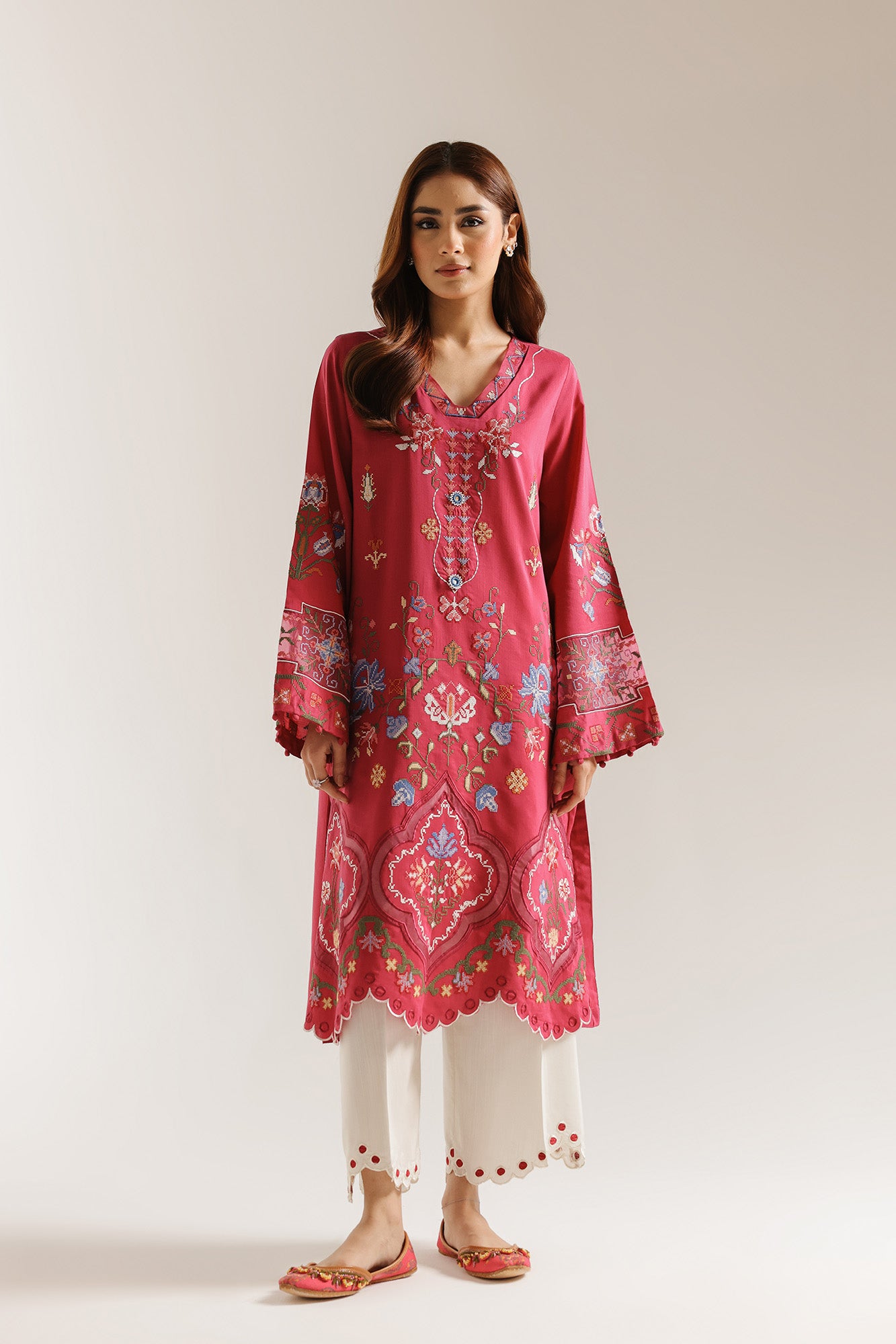 EMBROIDERED SUIT (E4045/103/409)