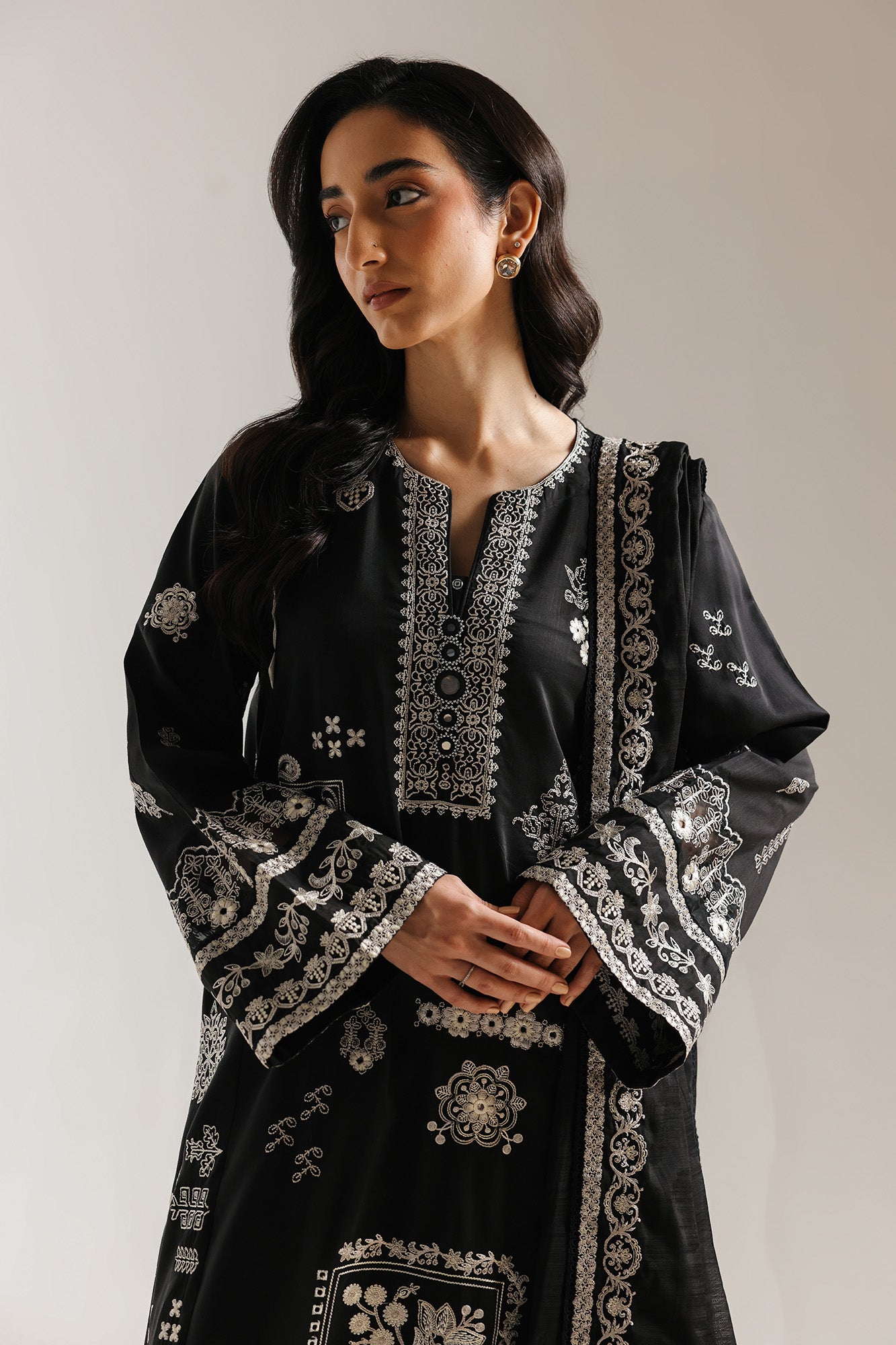 EMBROIDERED SUIT (E4052/103/902)