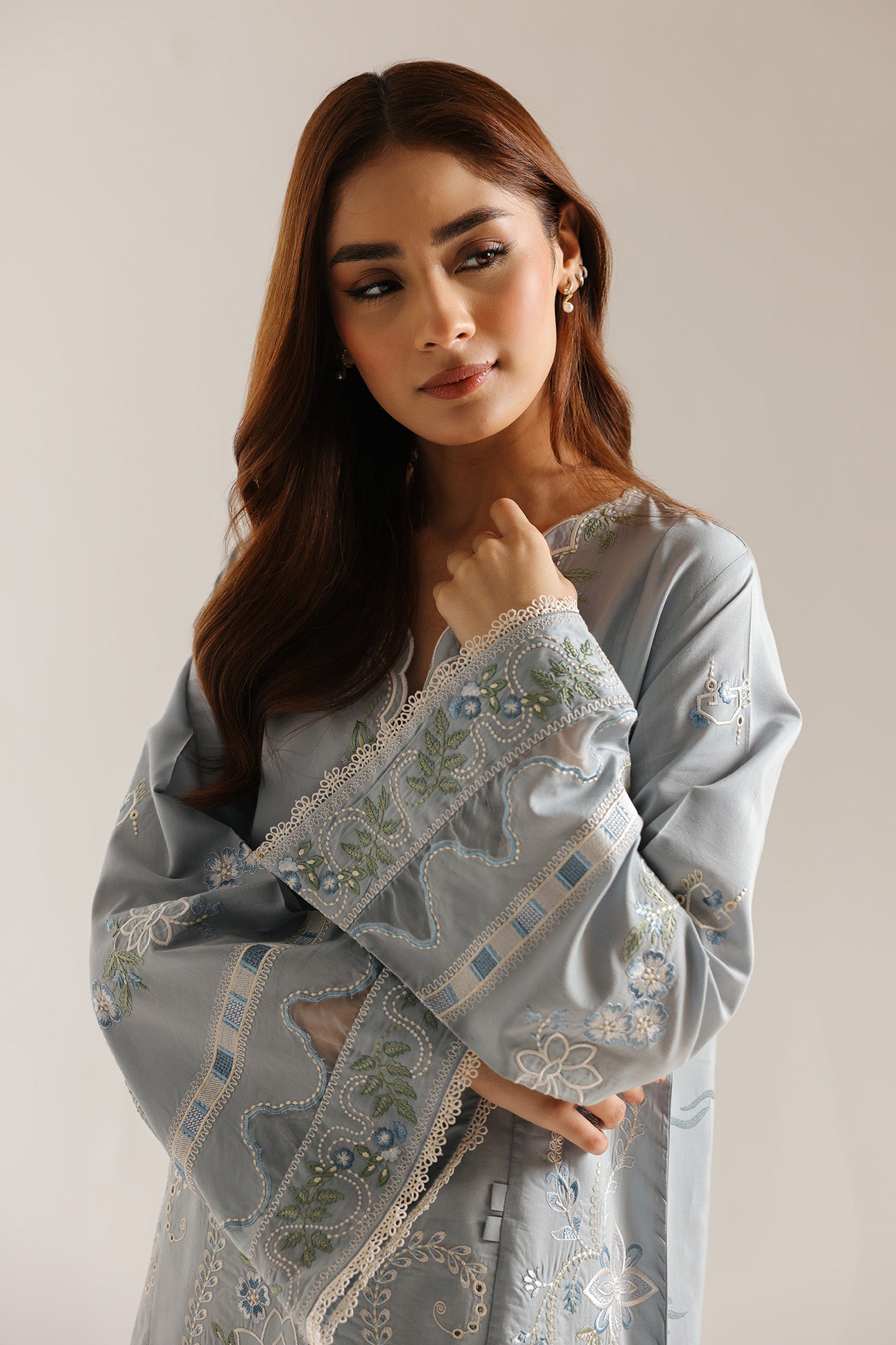 EMBROIDERED SUIT (E4062/103/634)