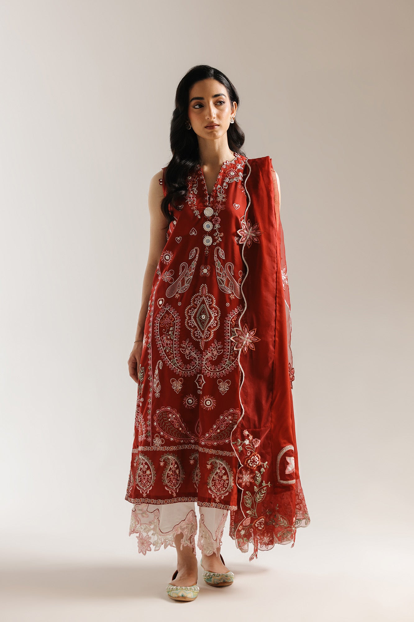 EMBROIDERED SUIT (E4065/103/305)