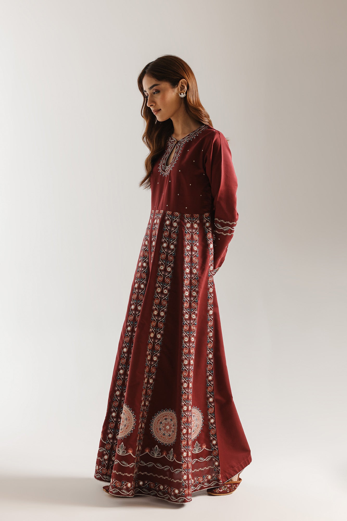 EMBROIDERED PISHWAS (E4066/103/304)
