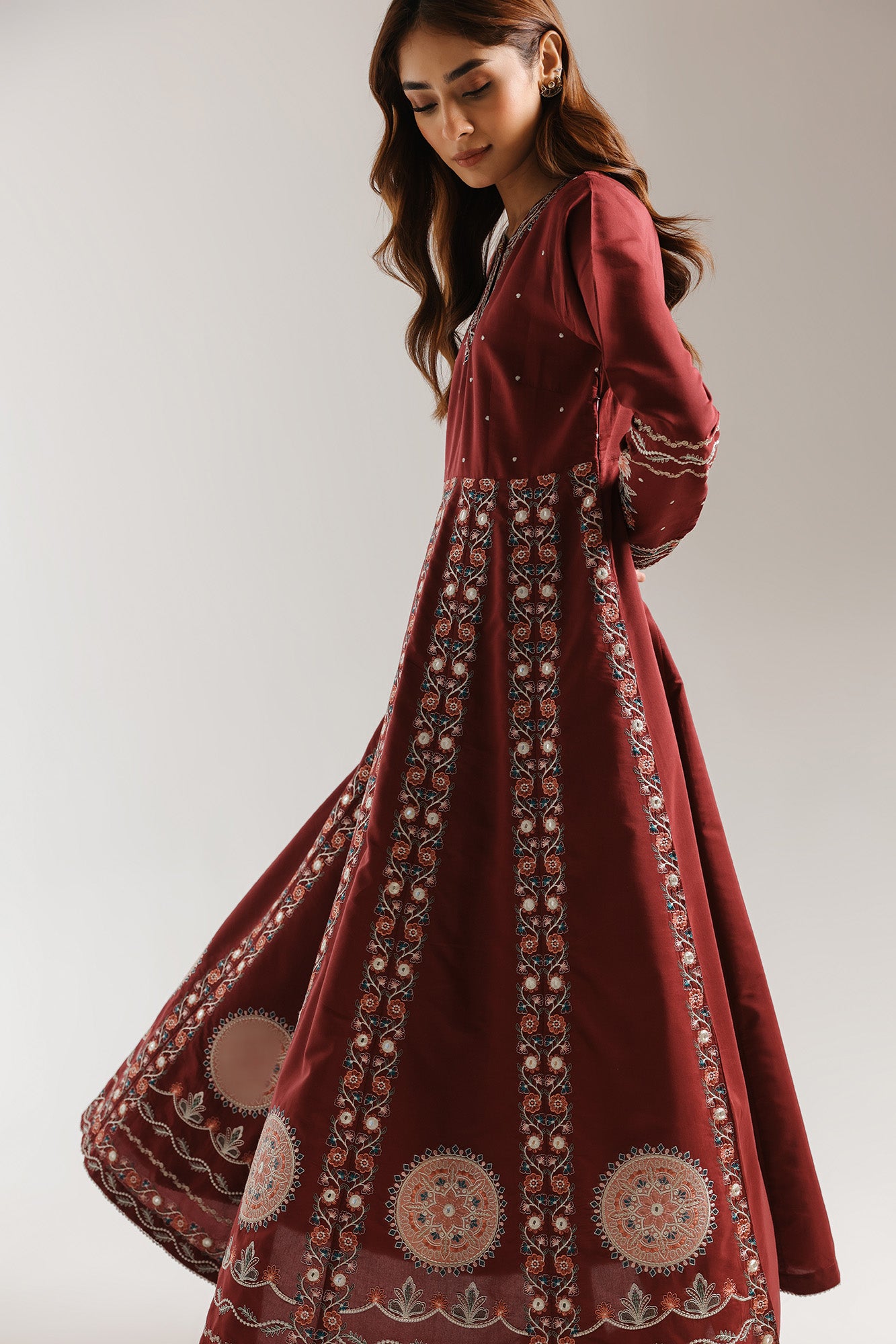 EMBROIDERED PISHWAS (E4066/103/304)