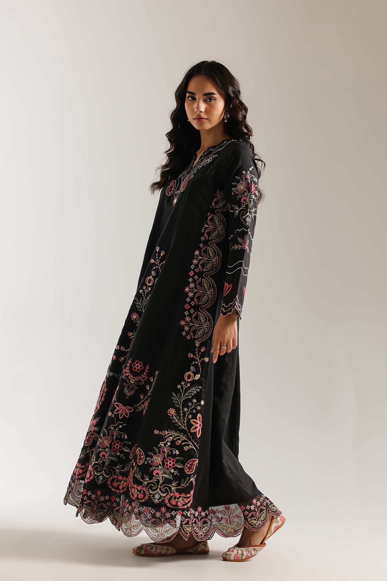 EMBROIDERED DRESS (E4080/103/902)