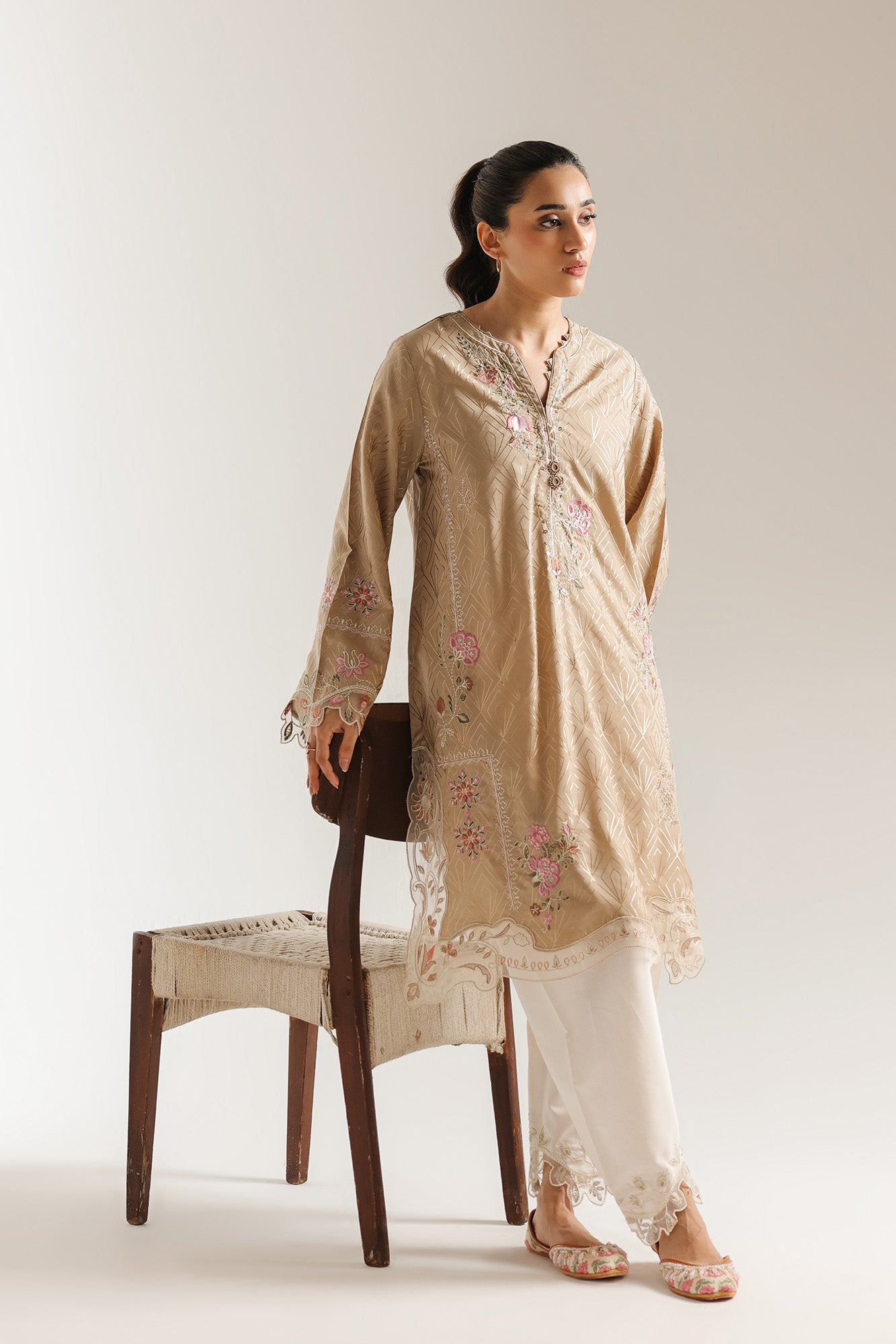 EMBROIDERED SUIT (E4100/103/808)