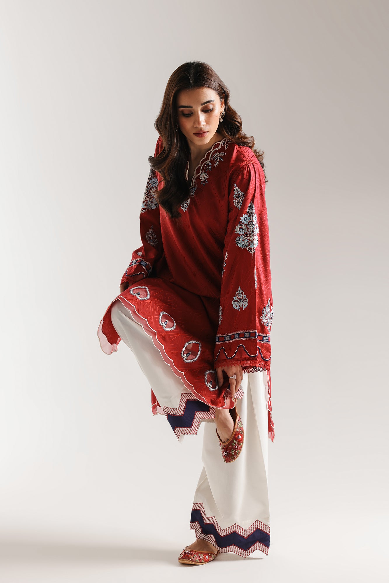 EMBROIDERED SUIT (E4101/103/414)