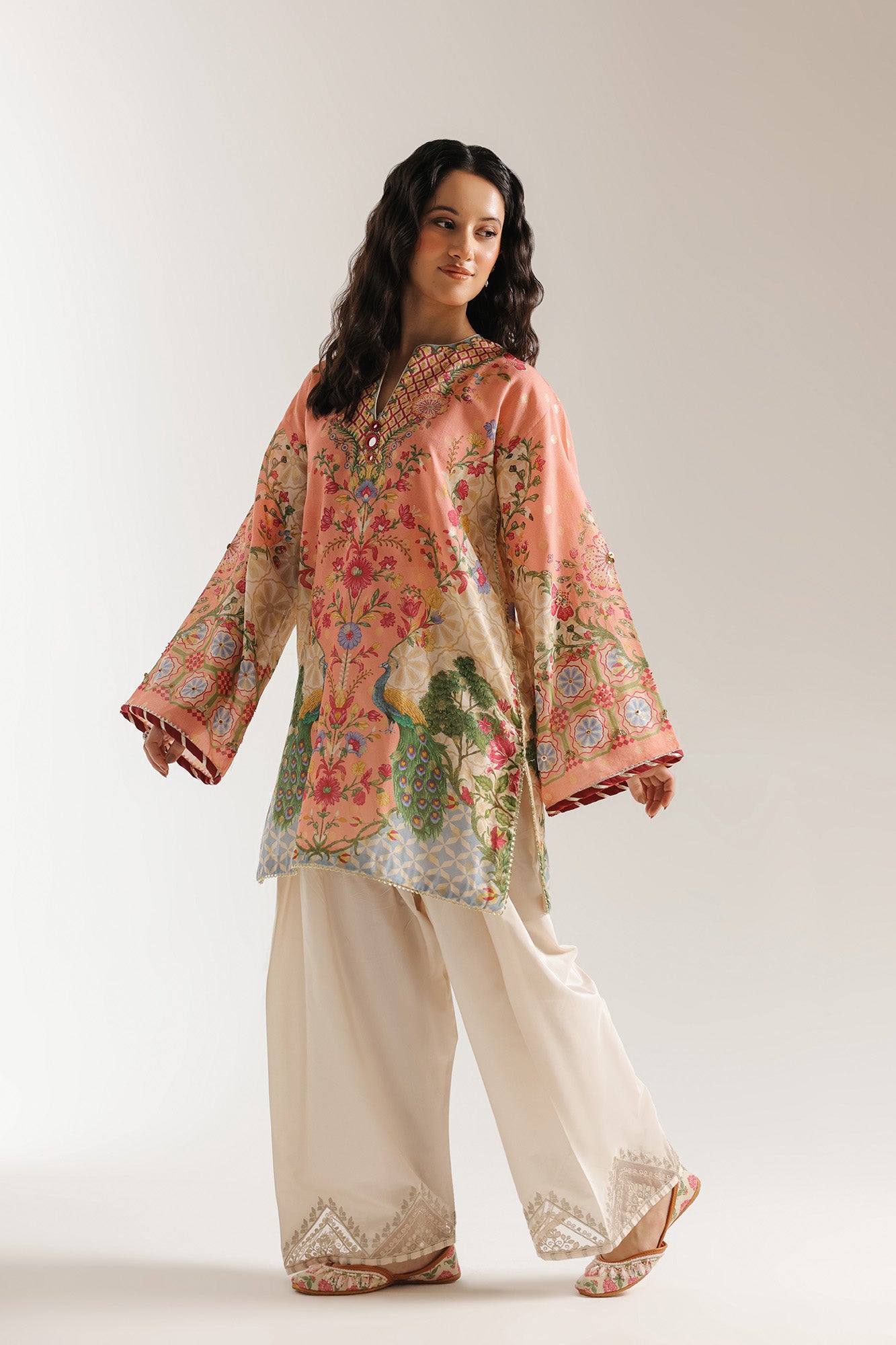 EMBROIDERED SUIT (E4114/103/424)