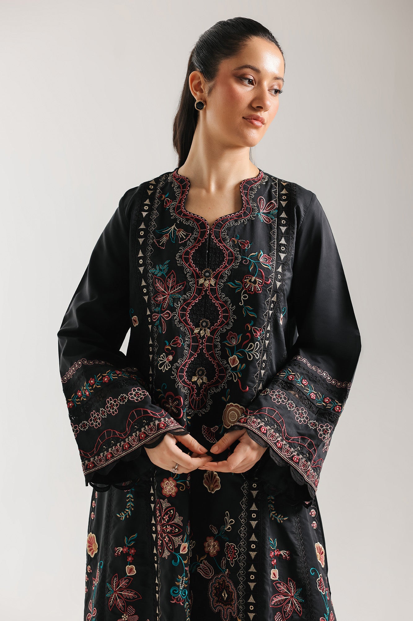EMBROIDERED SUIT (E4165/103/902)