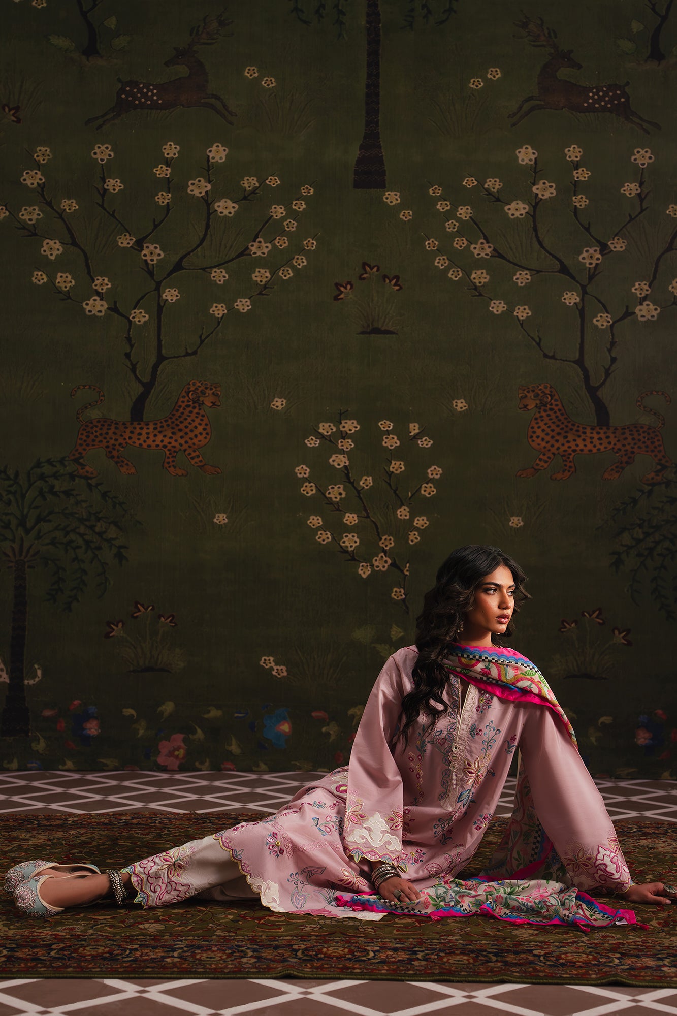 EMBROIDERED SUIT (E4166/103/413)