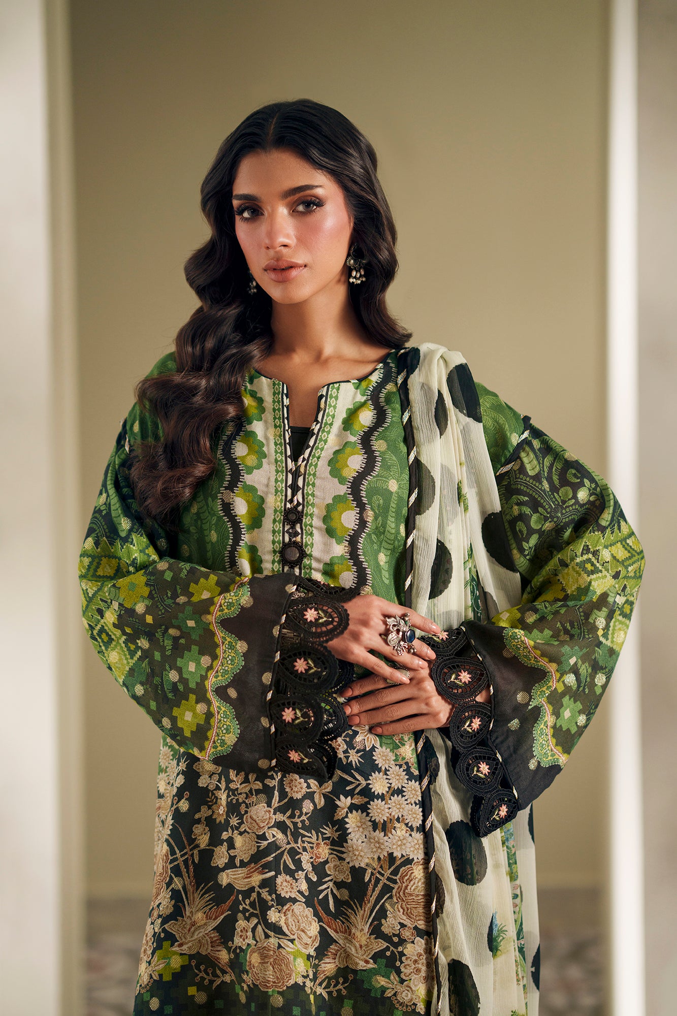 EMBROIDERED SUIT (E4192/103/705)