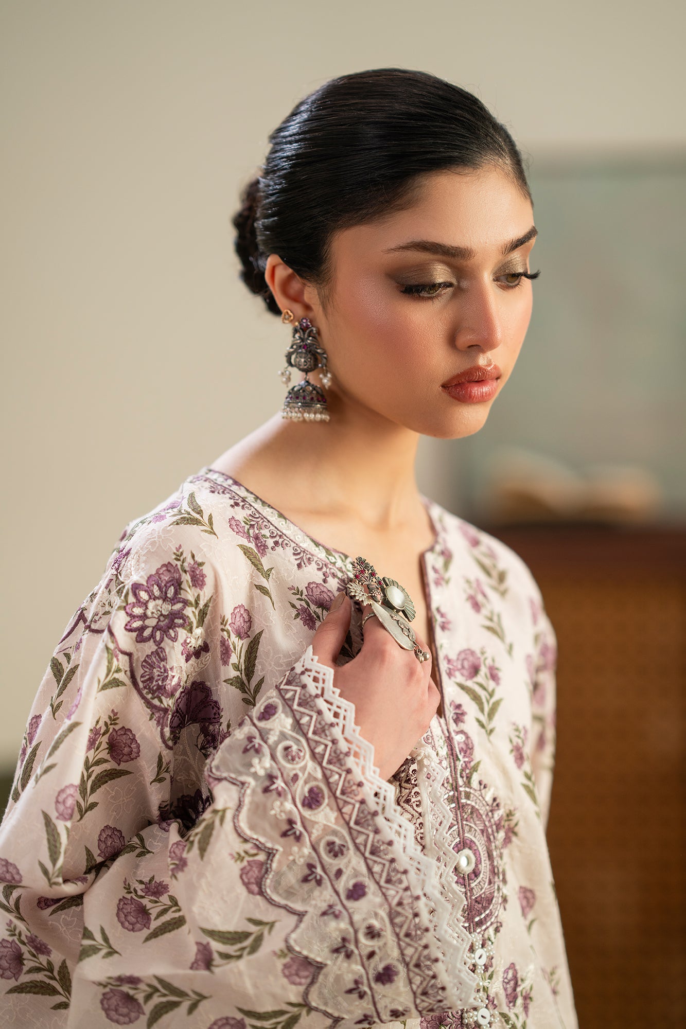EMBROIDERED SUIT (E4194/103/003)