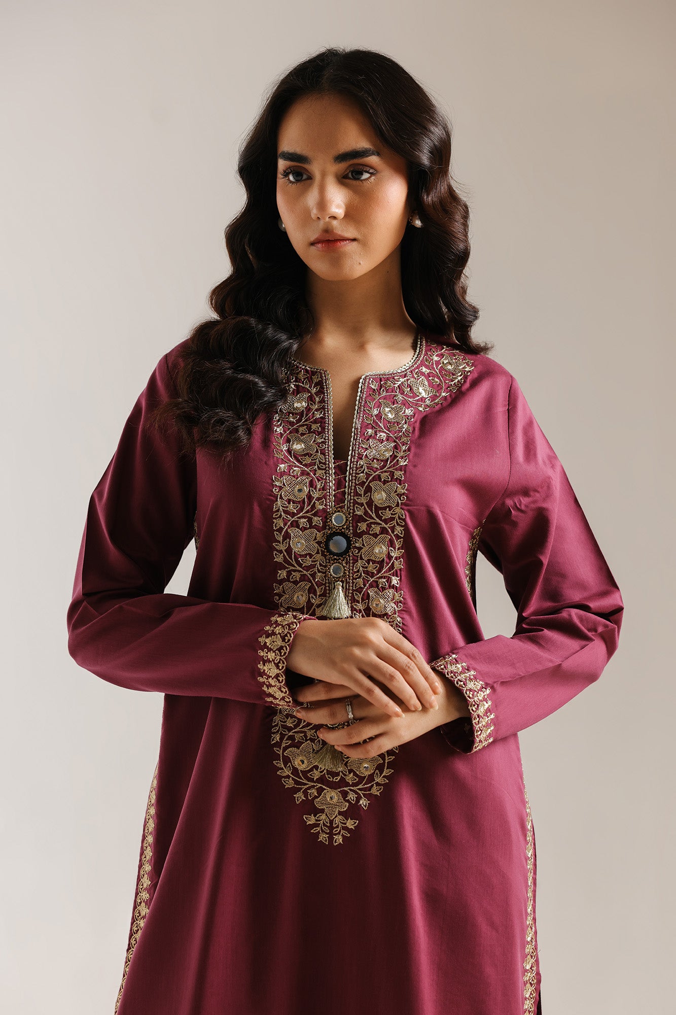 EMBROIDERED SUIT (E4224/103/402)