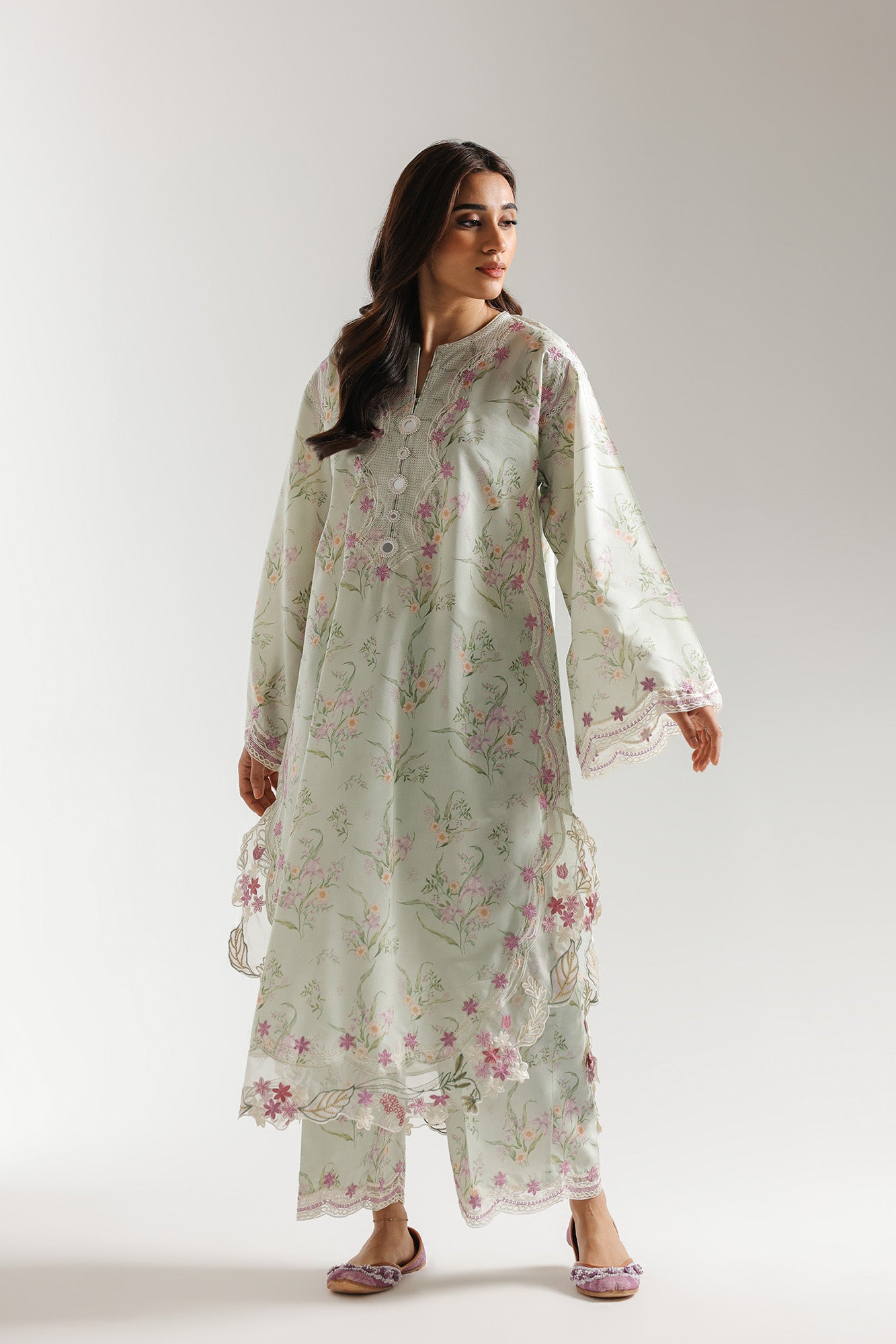 EMBROIDERED SUIT (E4250/103/130)