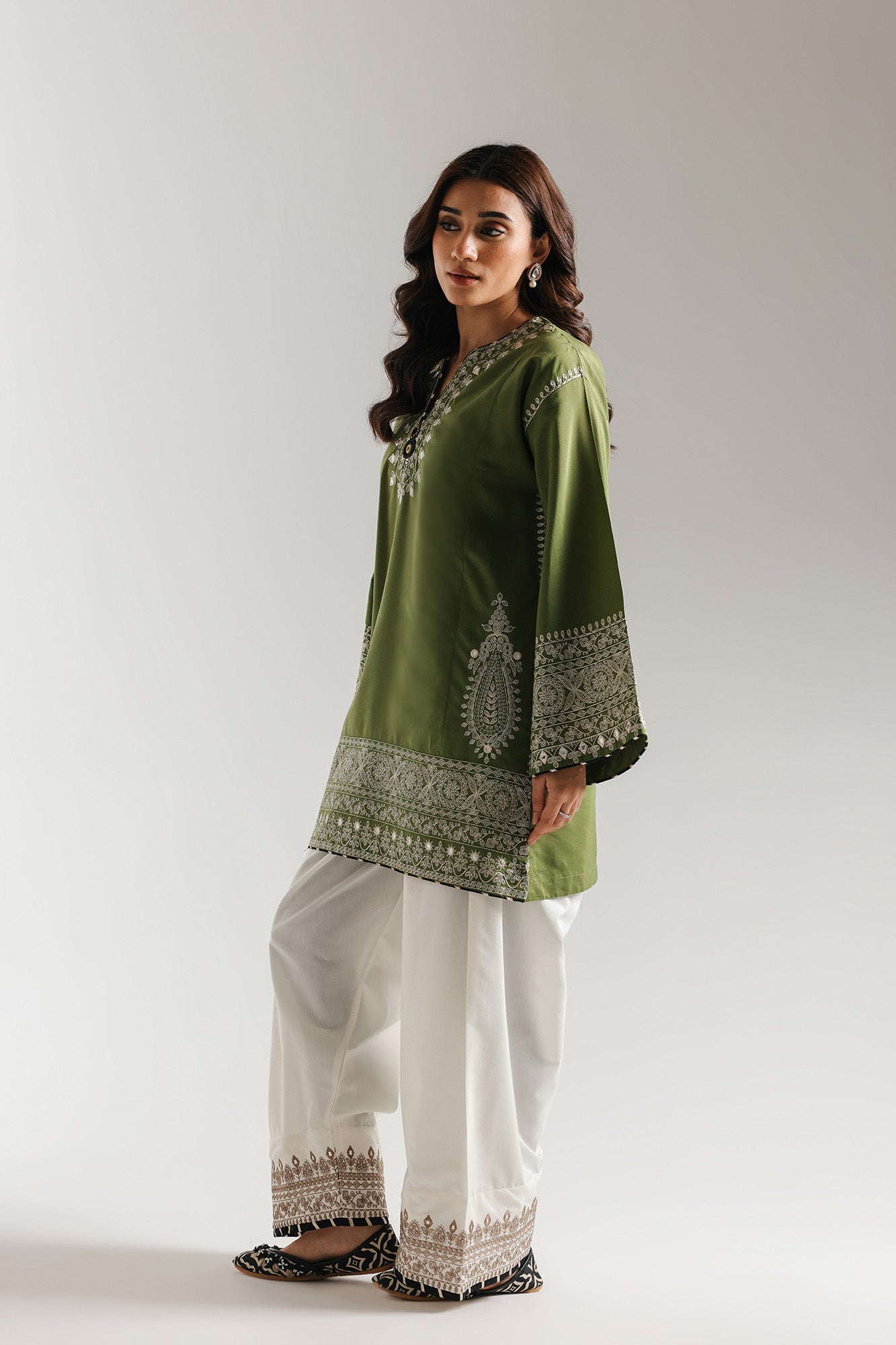 EMBROIDERED SUIT (E4251/103/121)
