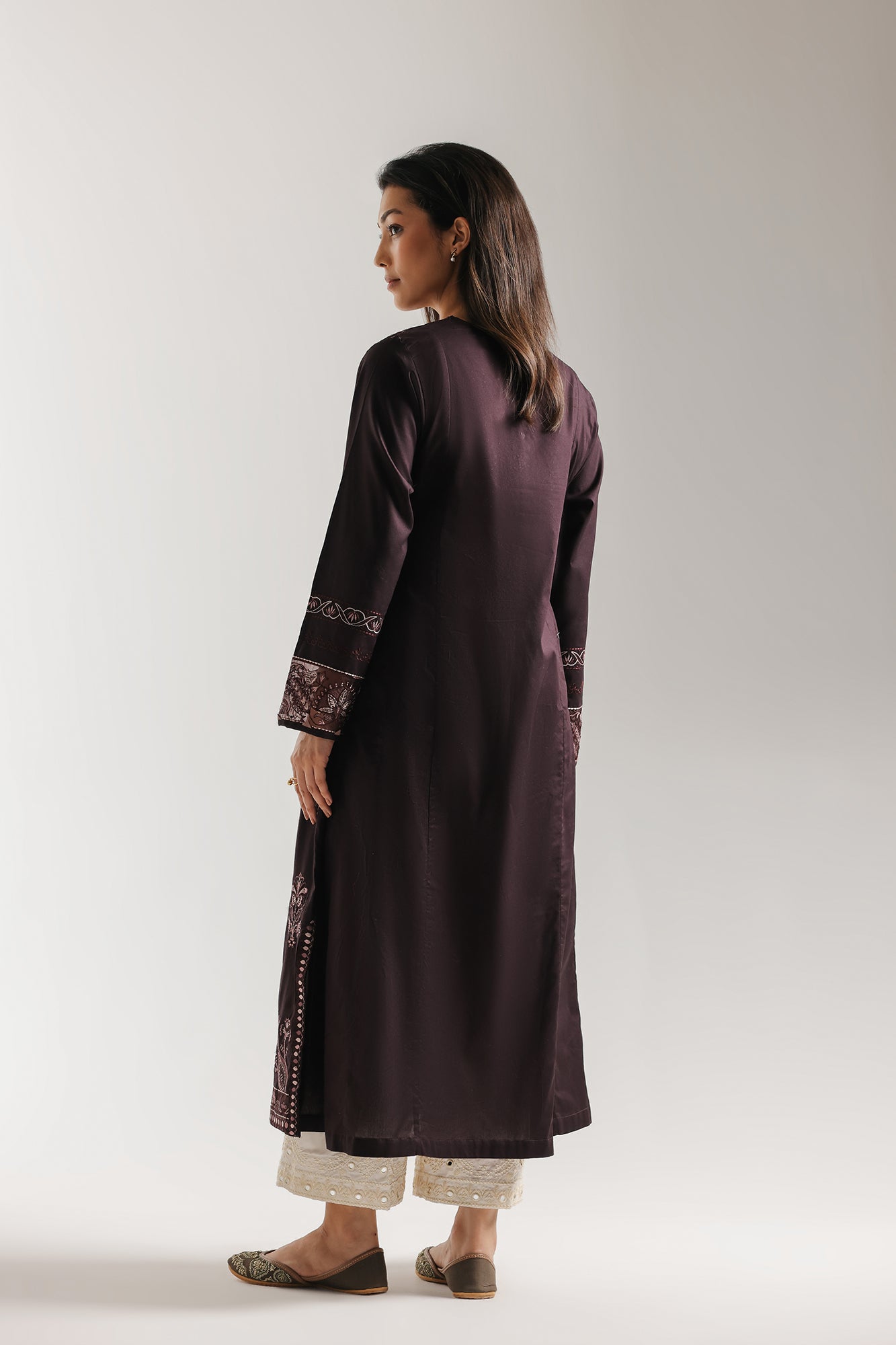 EMBROIDERED SUIT (E4283/103/516)