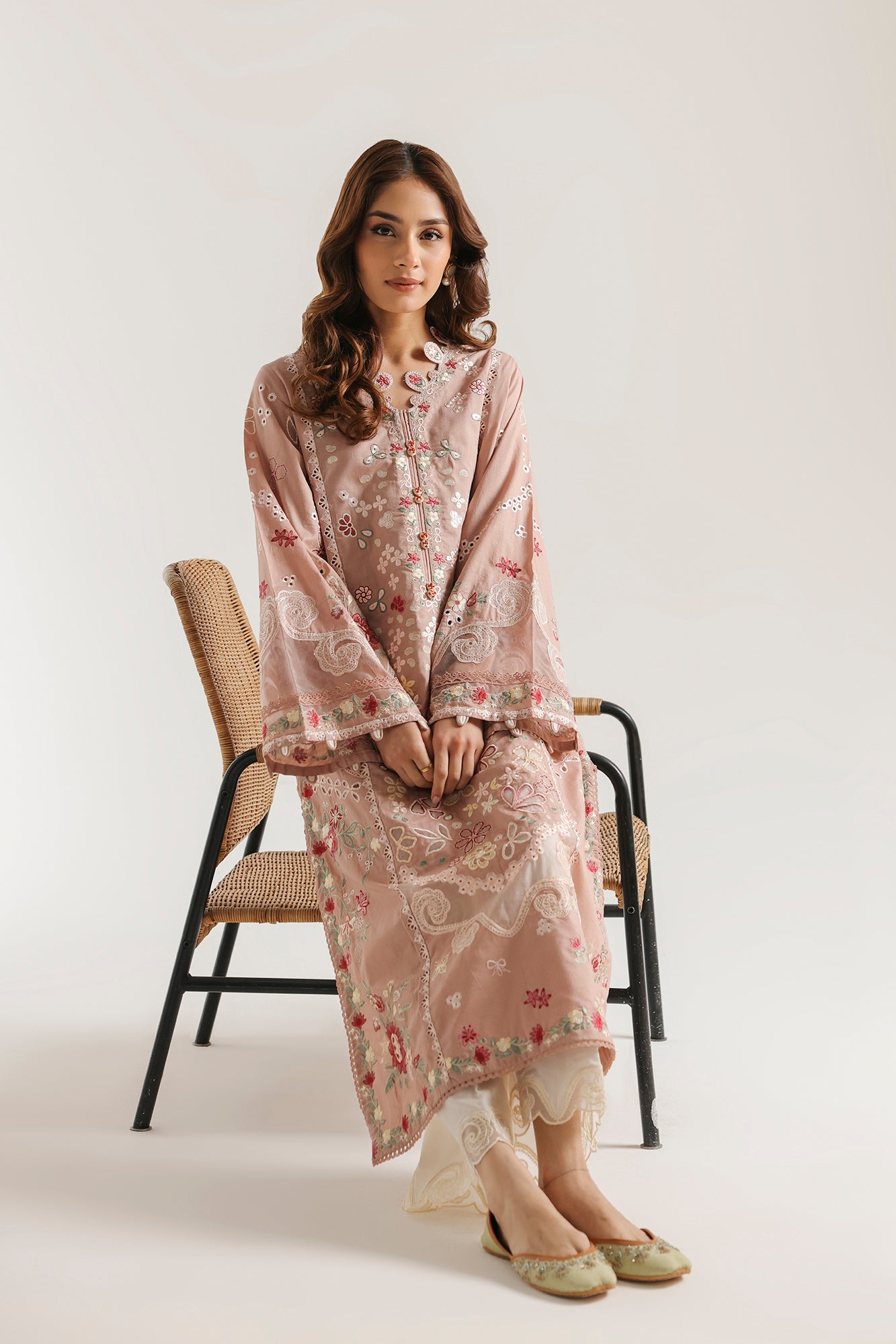 EMBROIDERED SUIT (E4291/103/424)