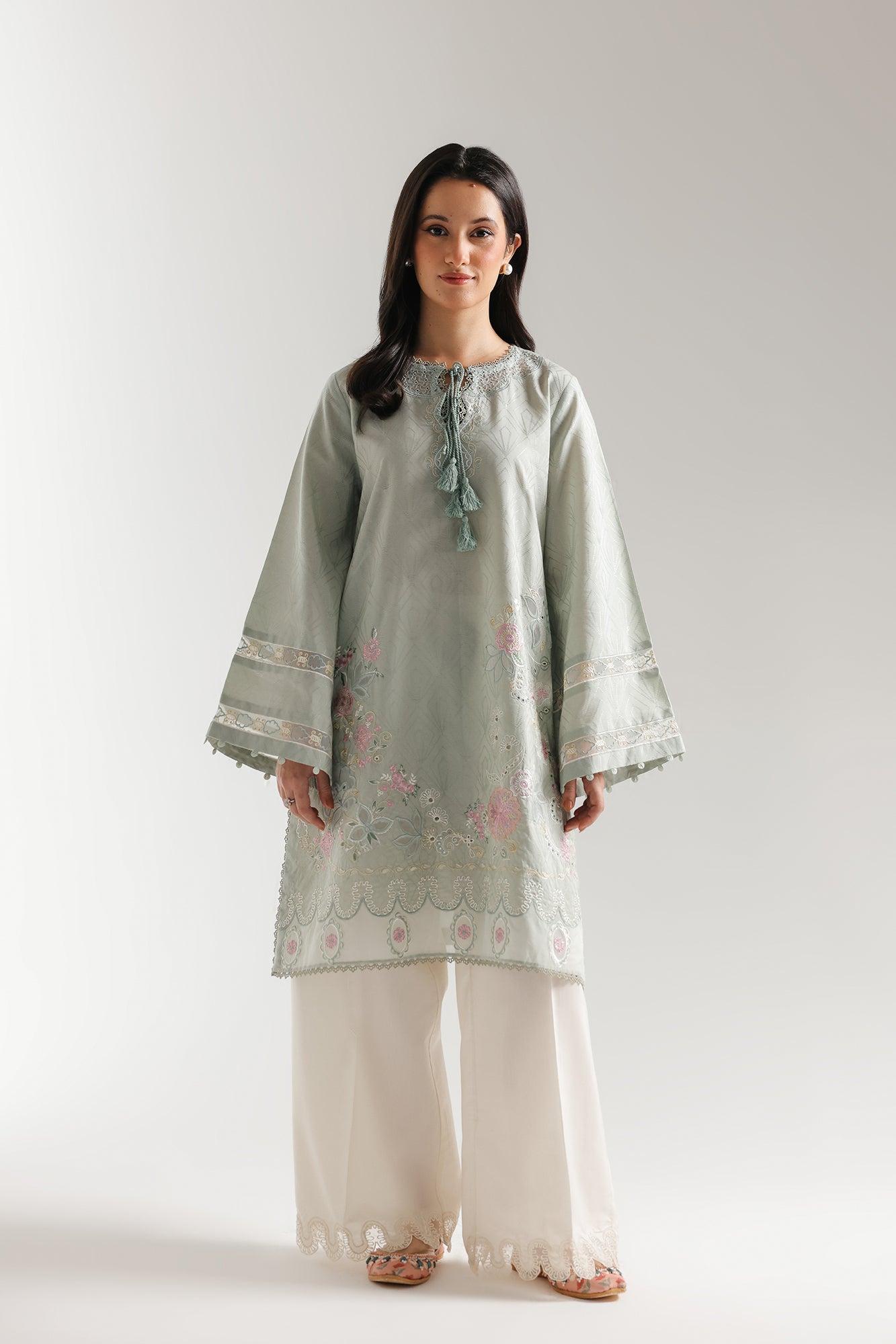 EMBROIDERED SUIT (E4331/103/720)
