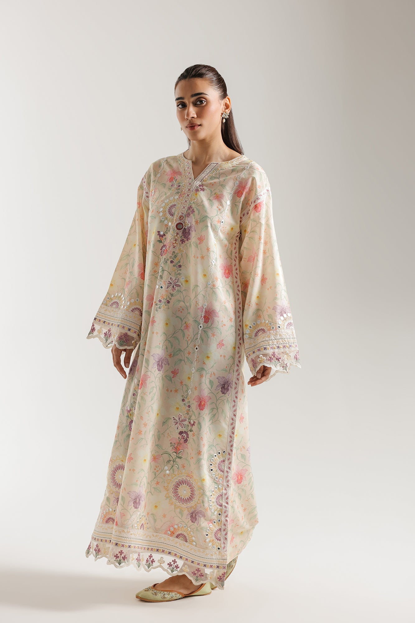EMBROIDERED KAFTAN (E4406/103/329)