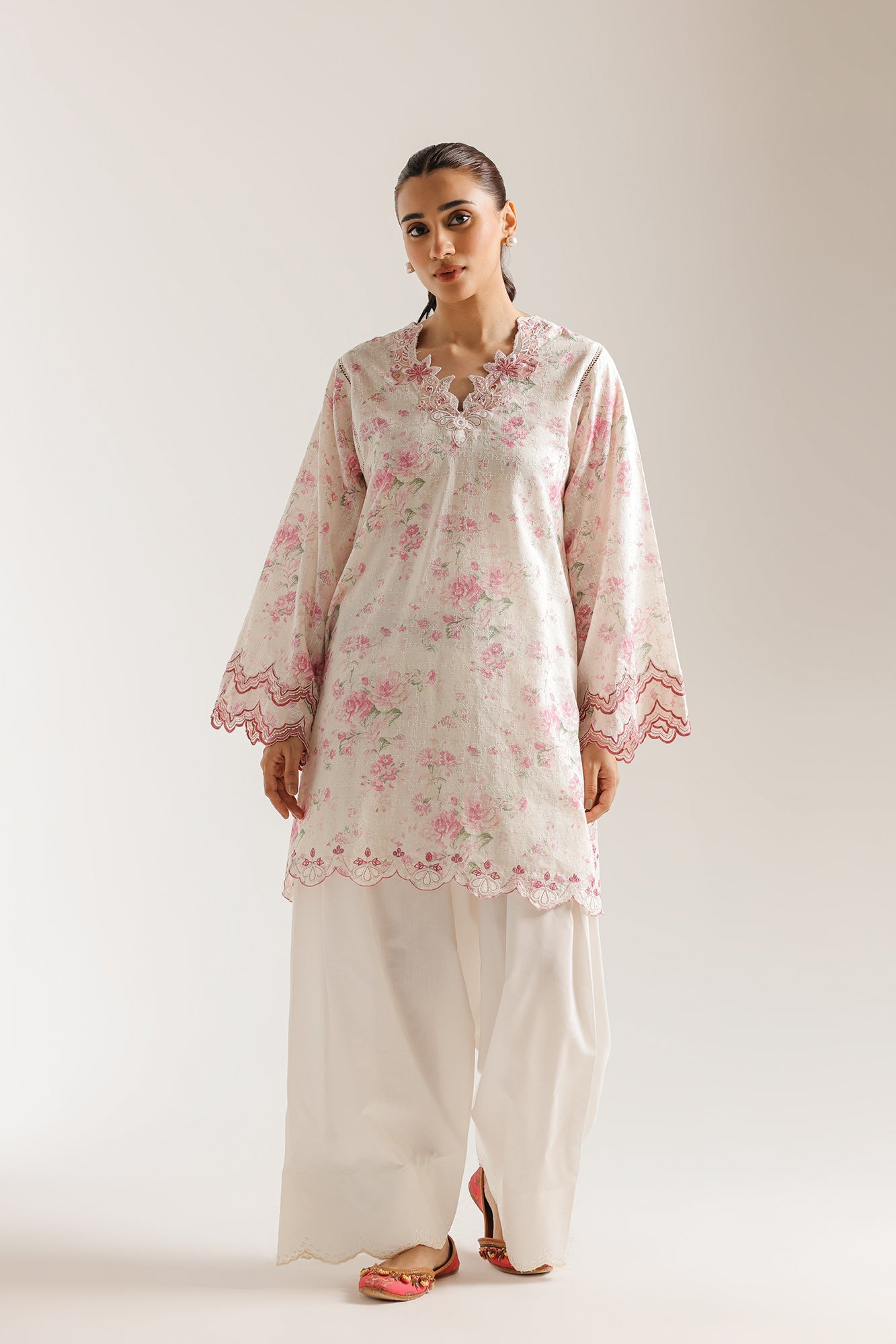 EMBROIDERED SUIT (E4411/103/002)