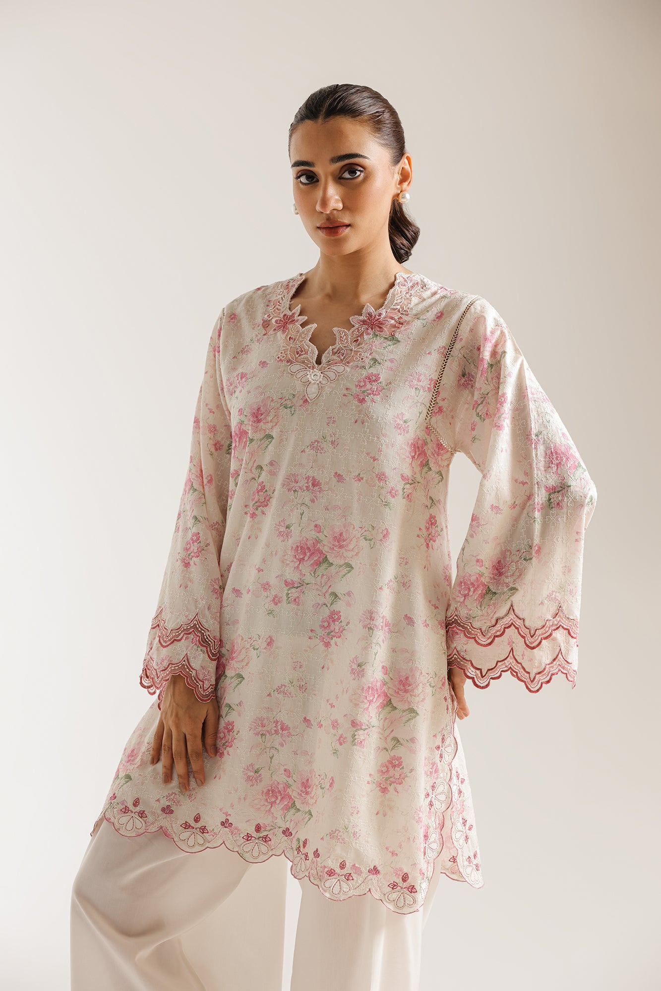 EMBROIDERED SUIT (E4411/103/002)