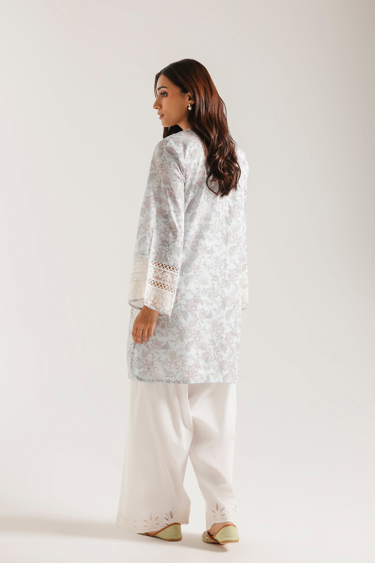 EMBROIDERED SUIT (E4609/103/515)