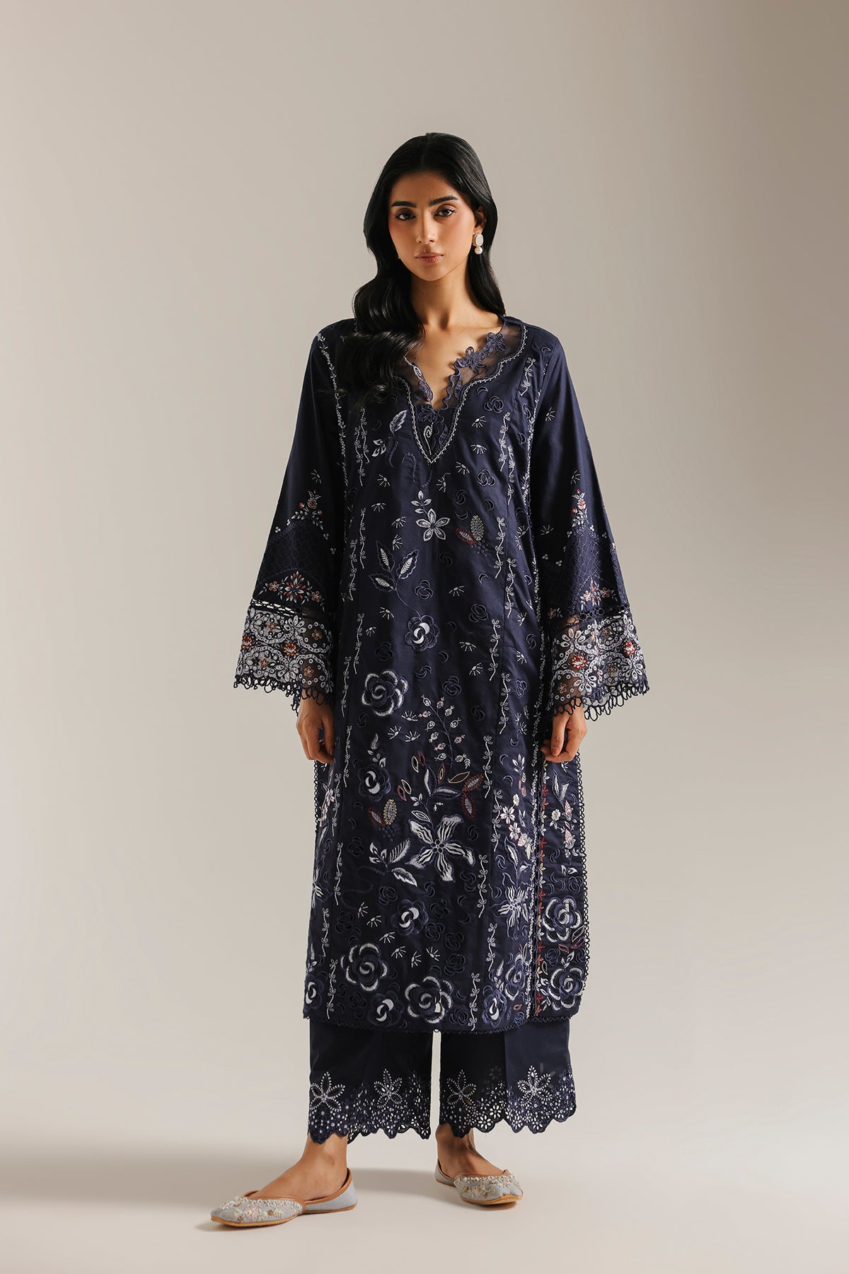 EMBROIDERED SUIT (E4612/103/618)
