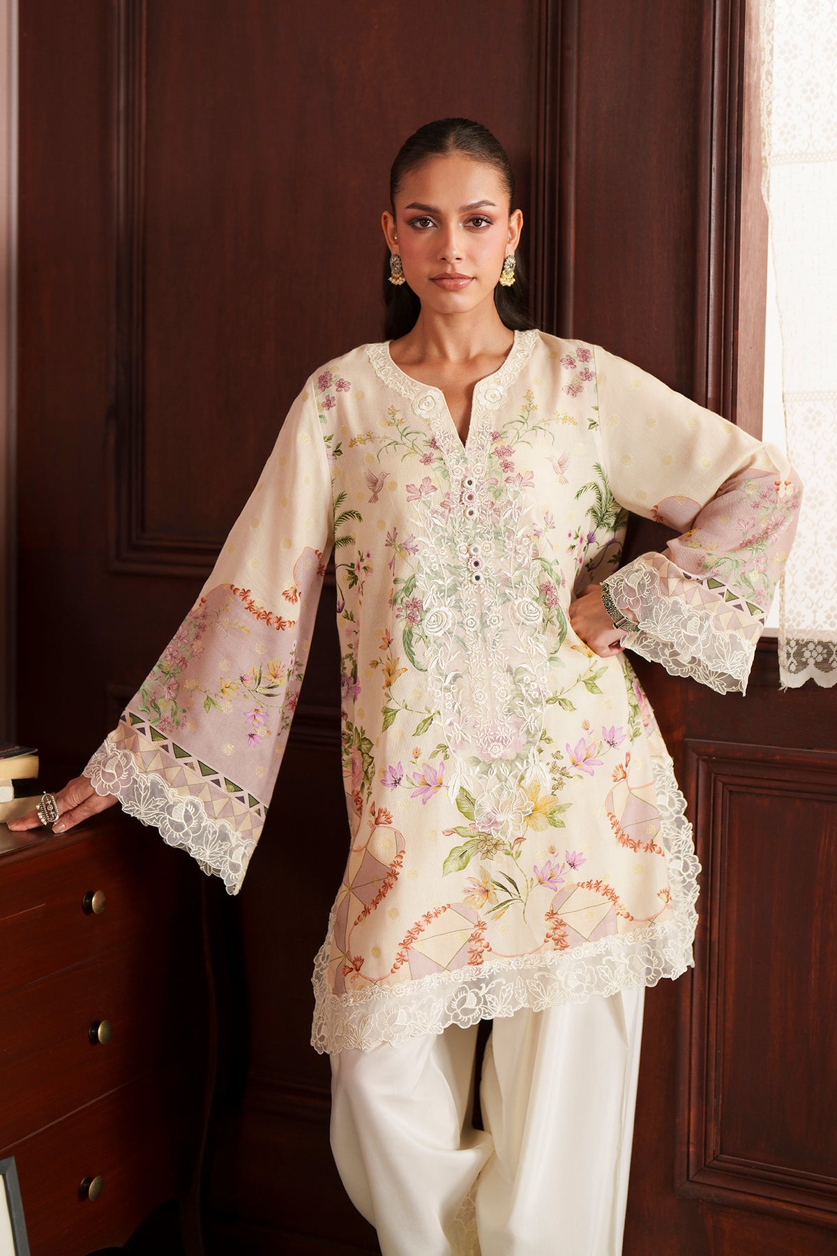 EMBROIDERED SUIT (E4647/103/006)