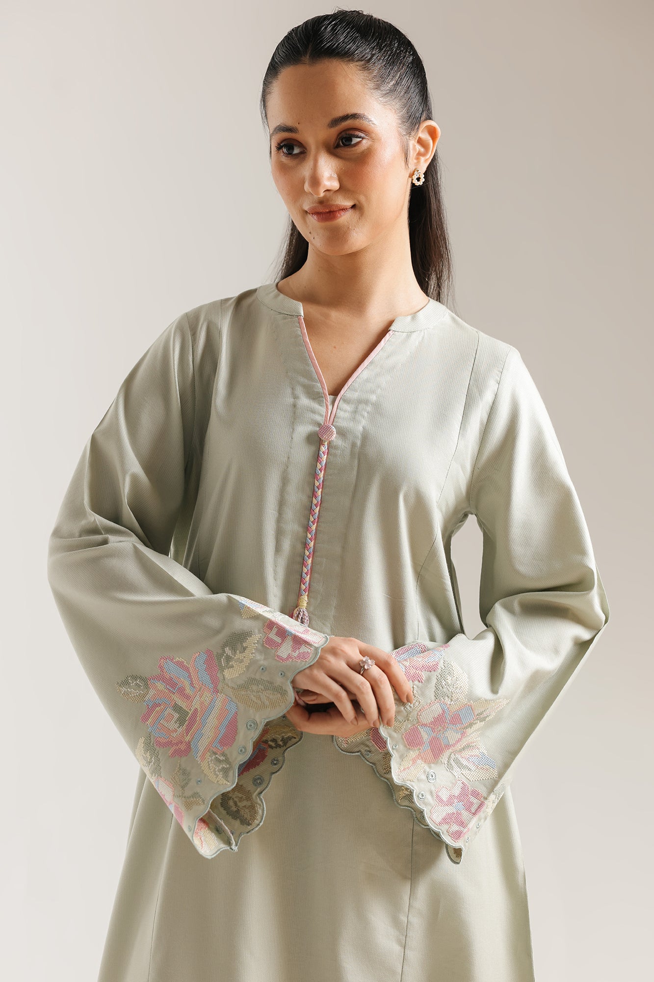 EMBROIDERED SHIRT (E7523/102/130)
