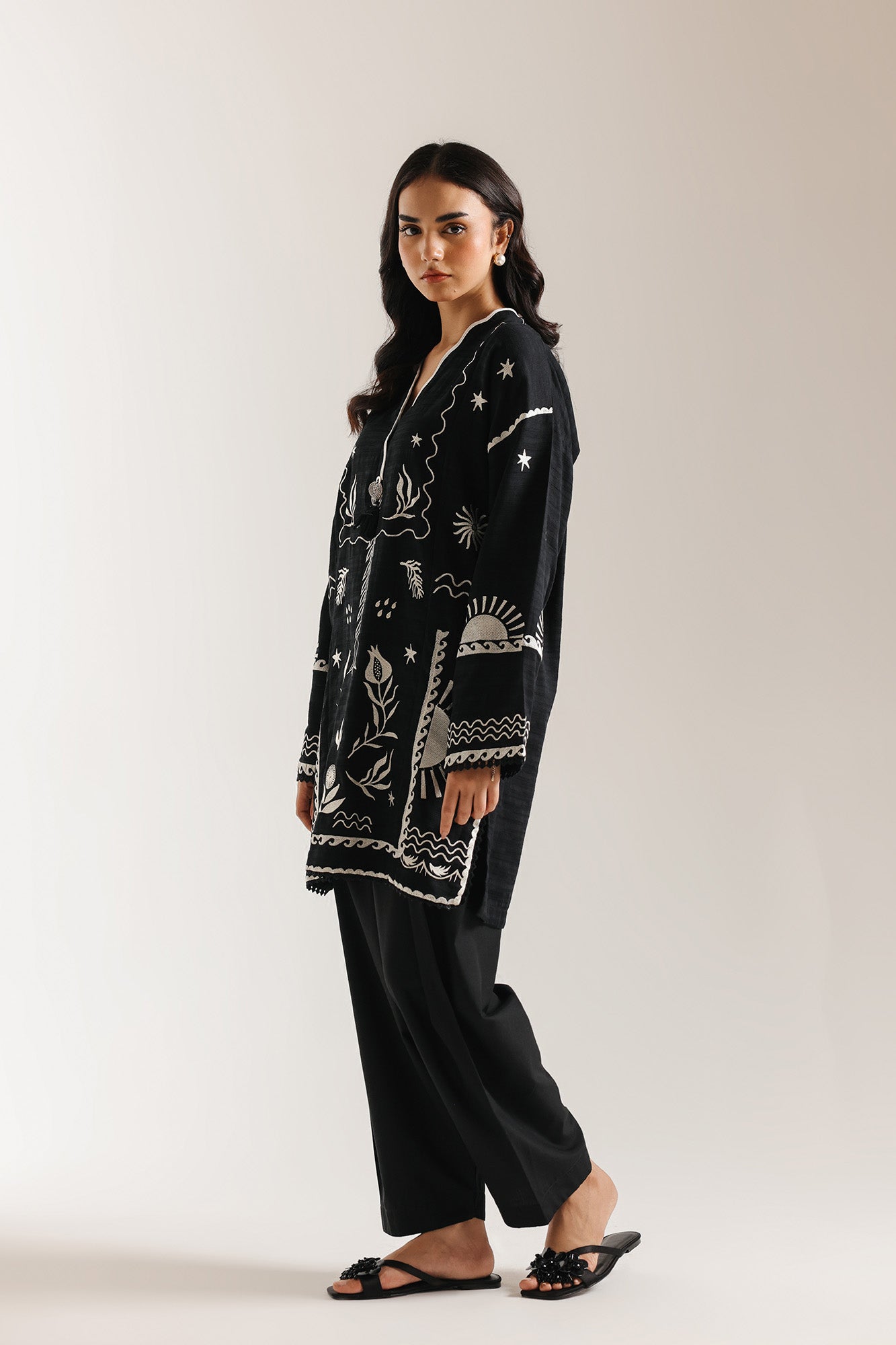 EMBROIDERED SHIRT (E7571/102/901)