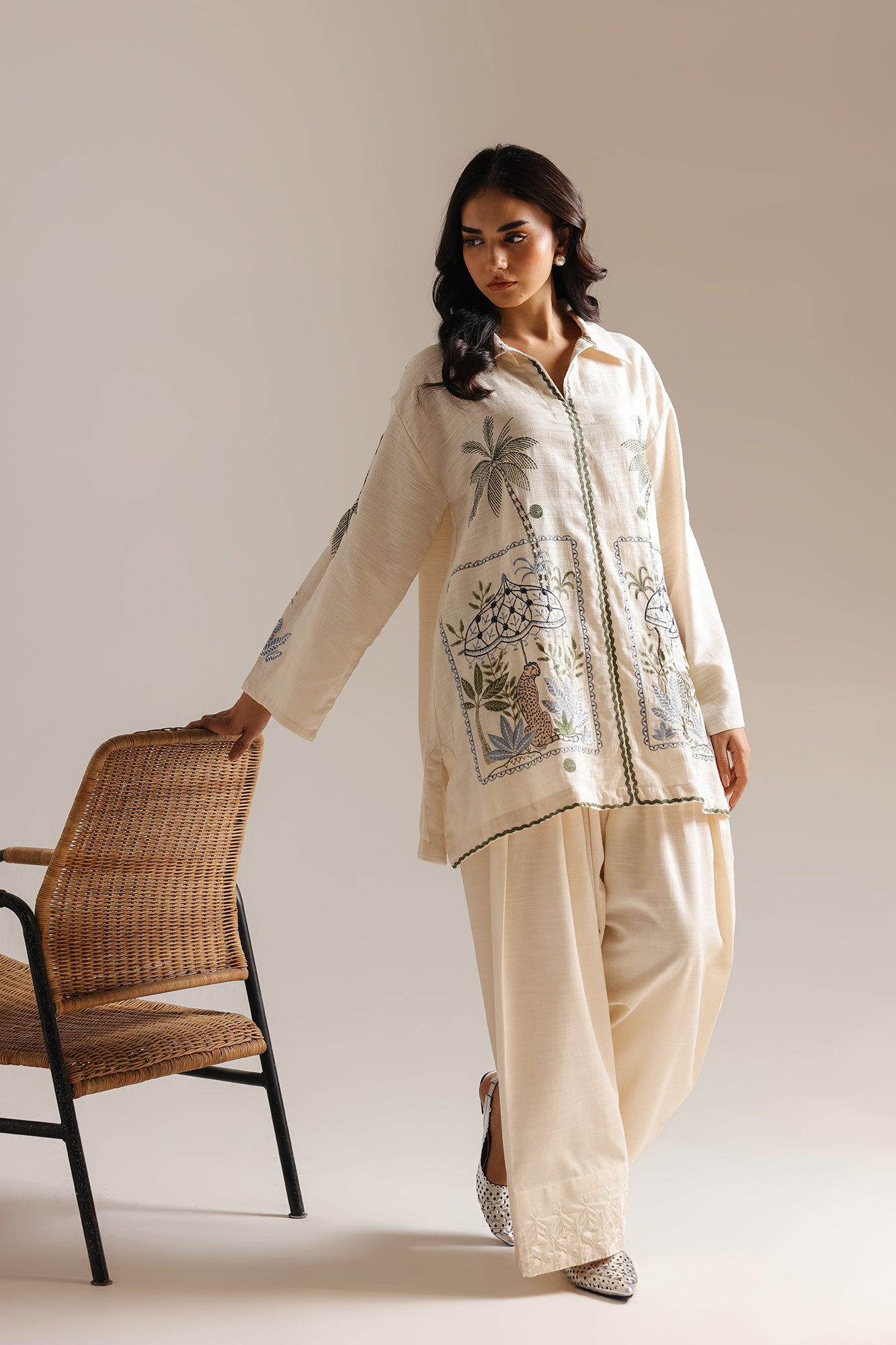 EMBROIDERED SHIRT (E7574/102/002)