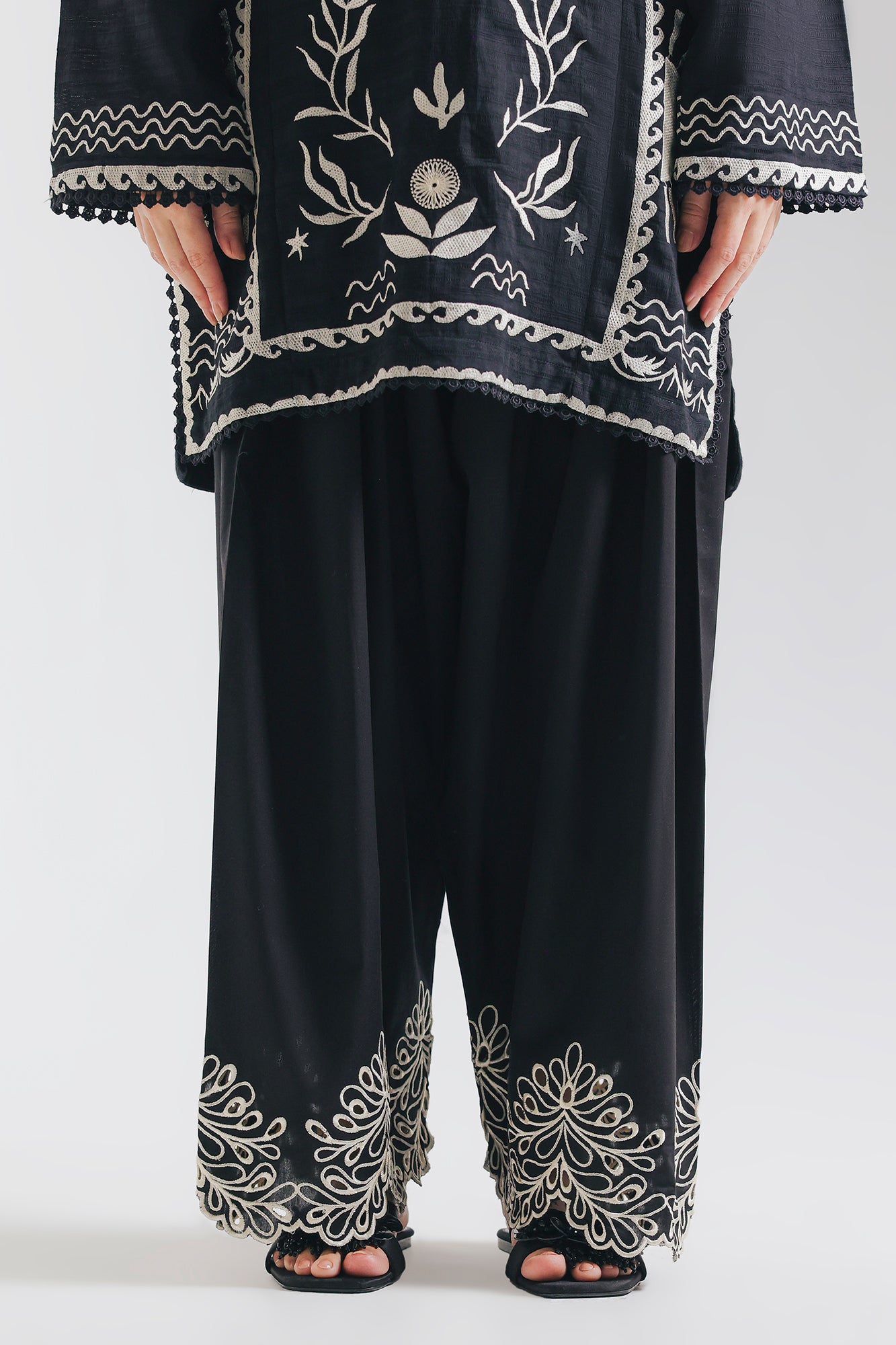 EMBROIDERED SHALWAR (E7640/102/902)