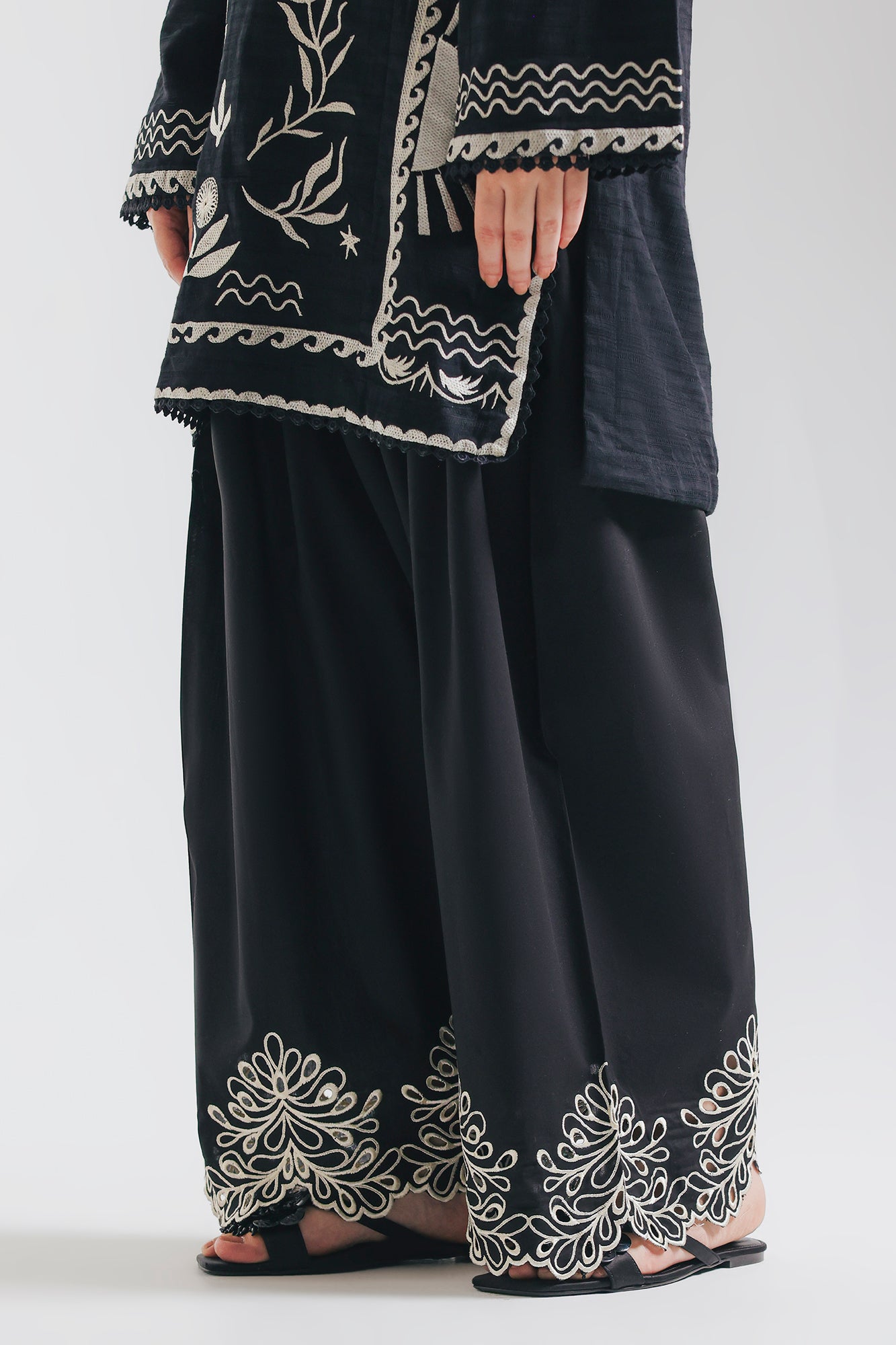 EMBROIDERED SHALWAR (E7640/102/902)