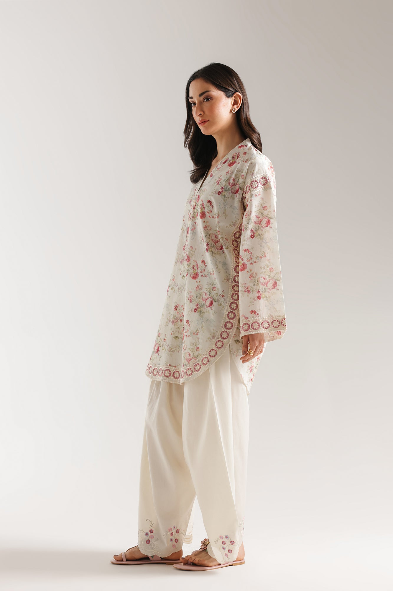 EMBROIDERED SUIT (E7712/102/005)