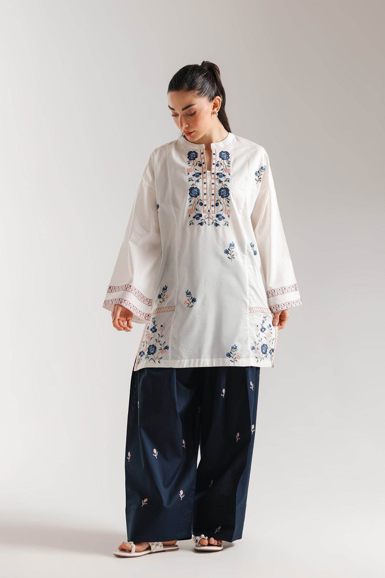 EMBROIDERED SUIT (E7757/102/001)
