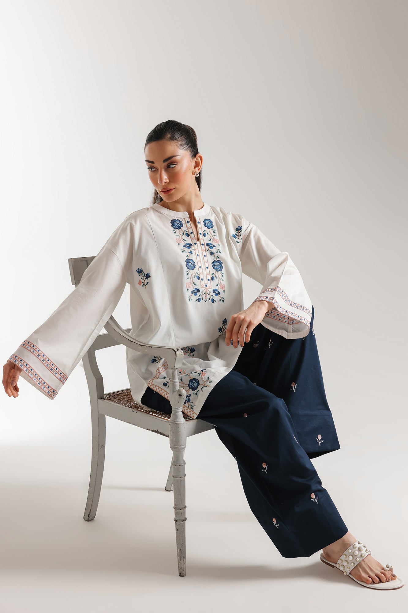 EMBROIDERED SUIT (E7757/102/001)