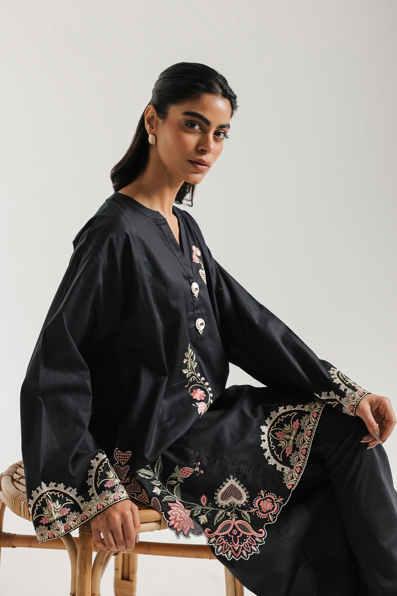EMBROIDERED SUIT (E7783/102/902)