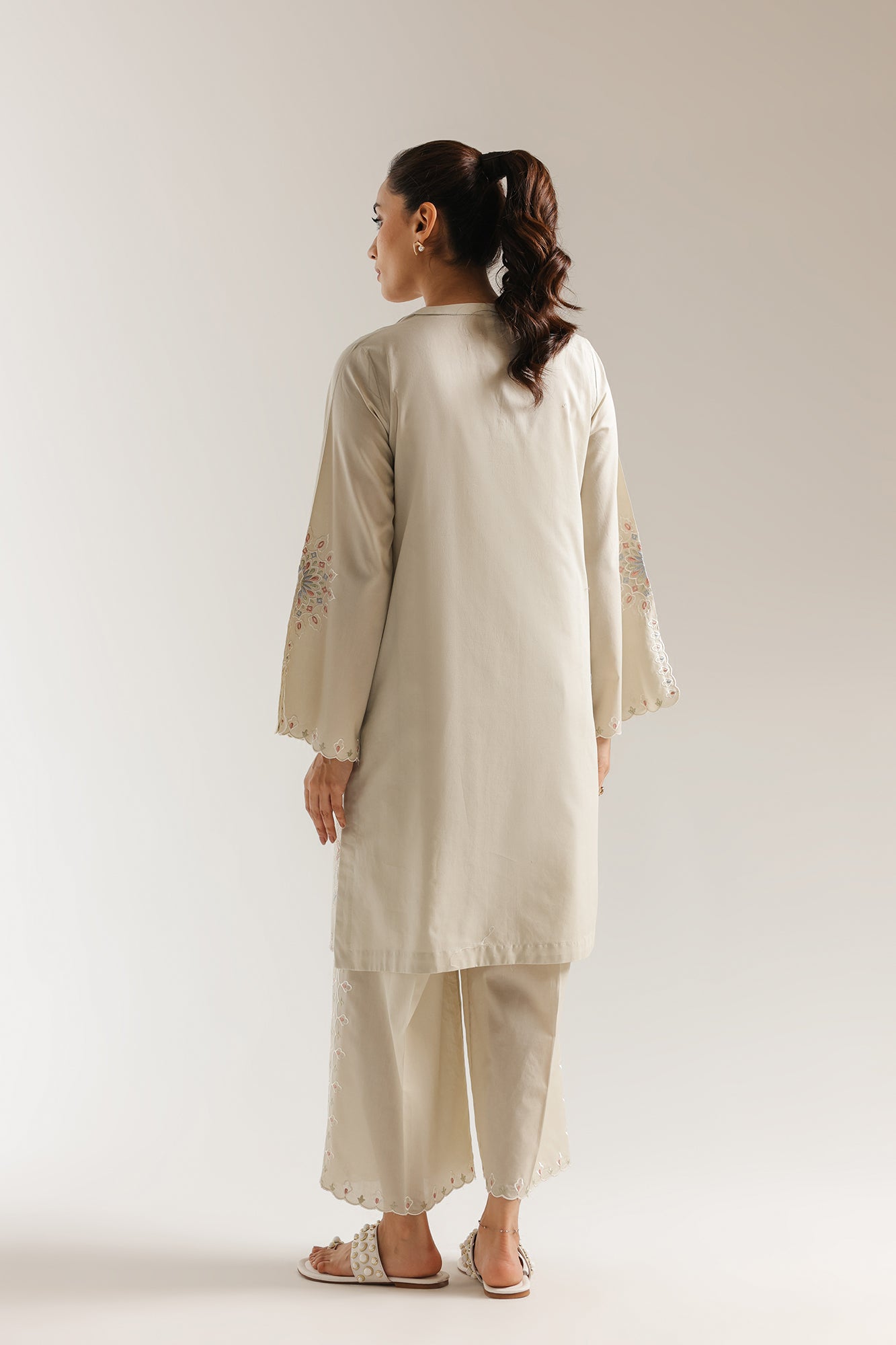 EMBROIDERED SUIT (E7786/102/817)