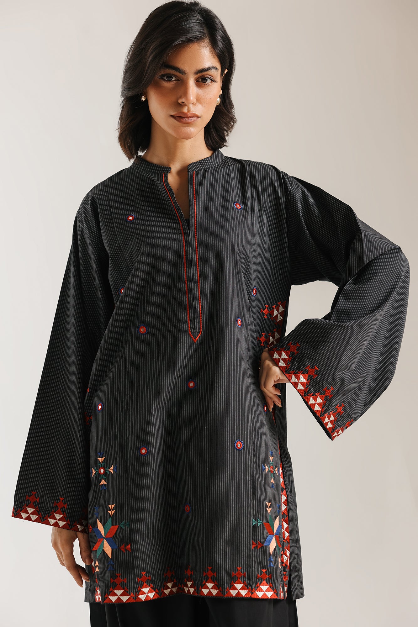 EMBROIDERED KURTI (E7950/102/902)
