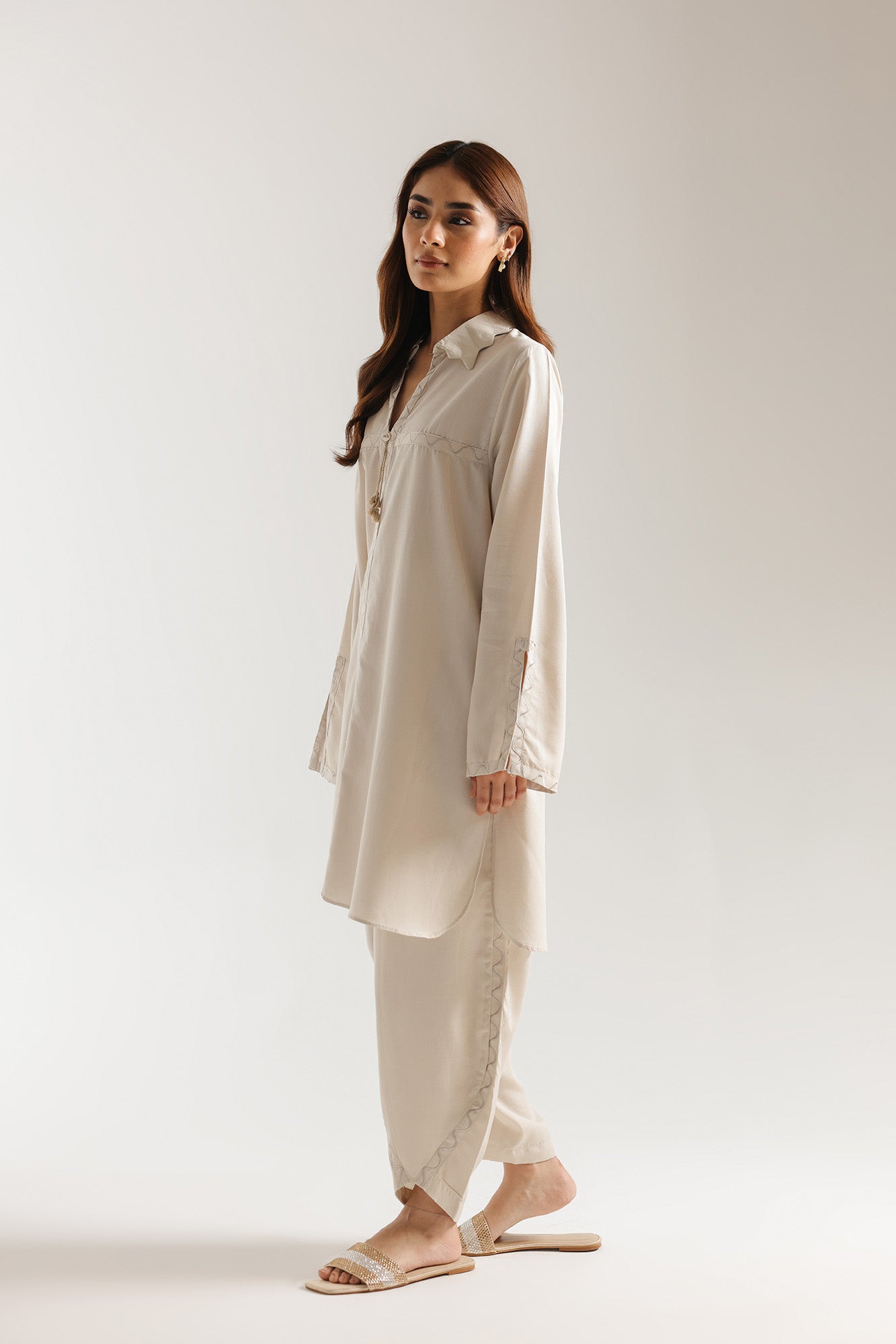 EMBROIDERED SUIT (E8052/102/006)