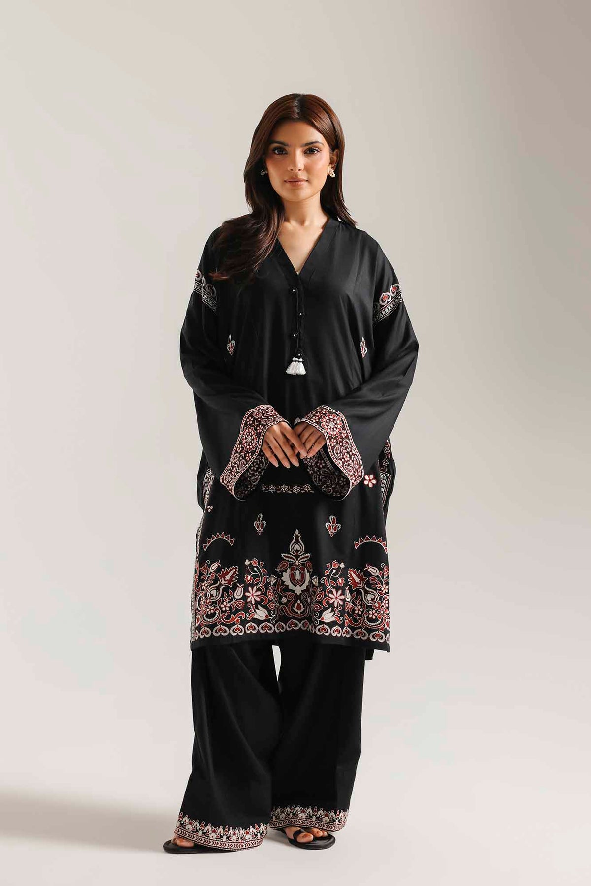 EMBROIDERED SUIT (E8245/102/902)