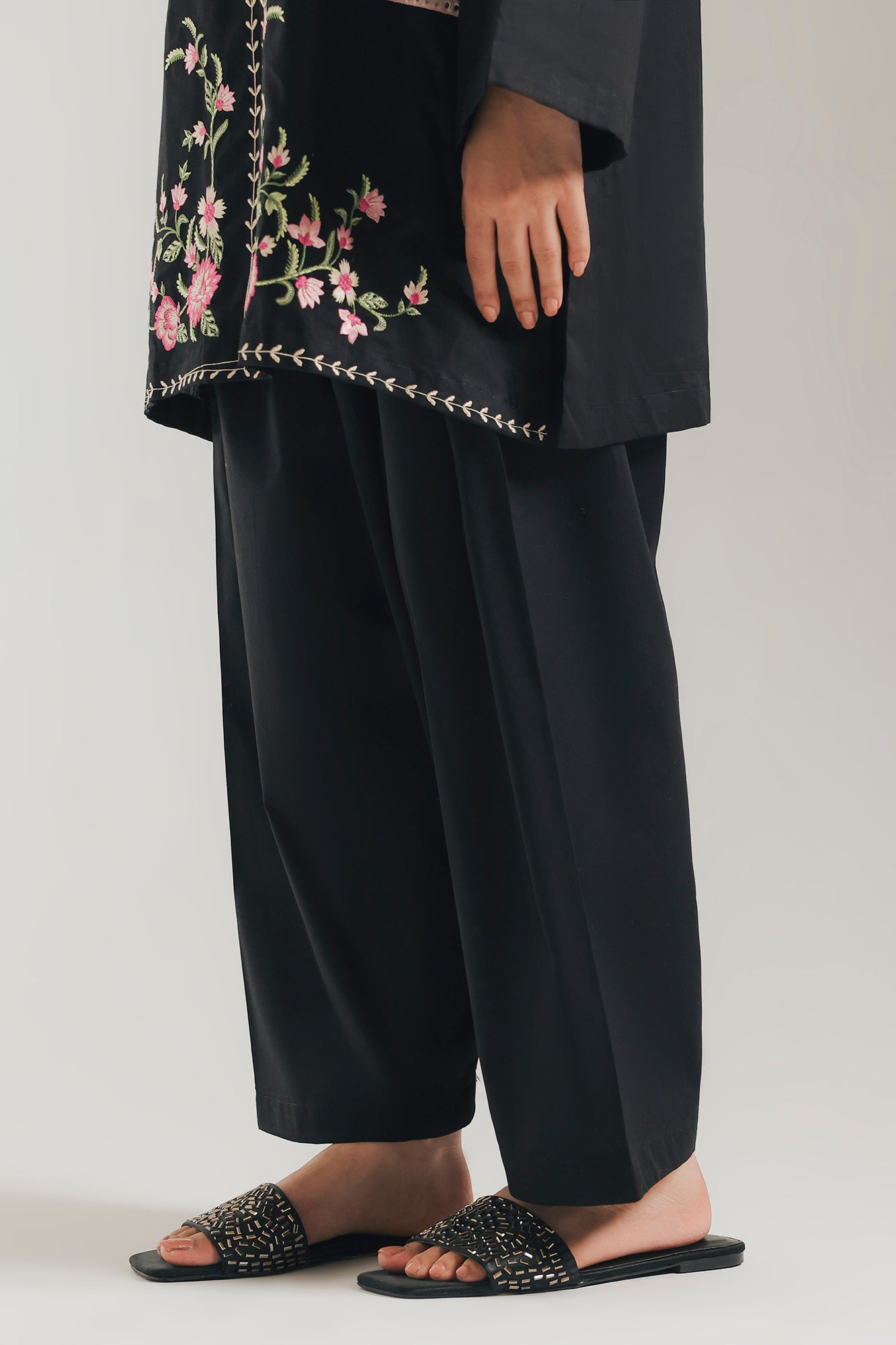 SHALWAR (E8321/102/902)