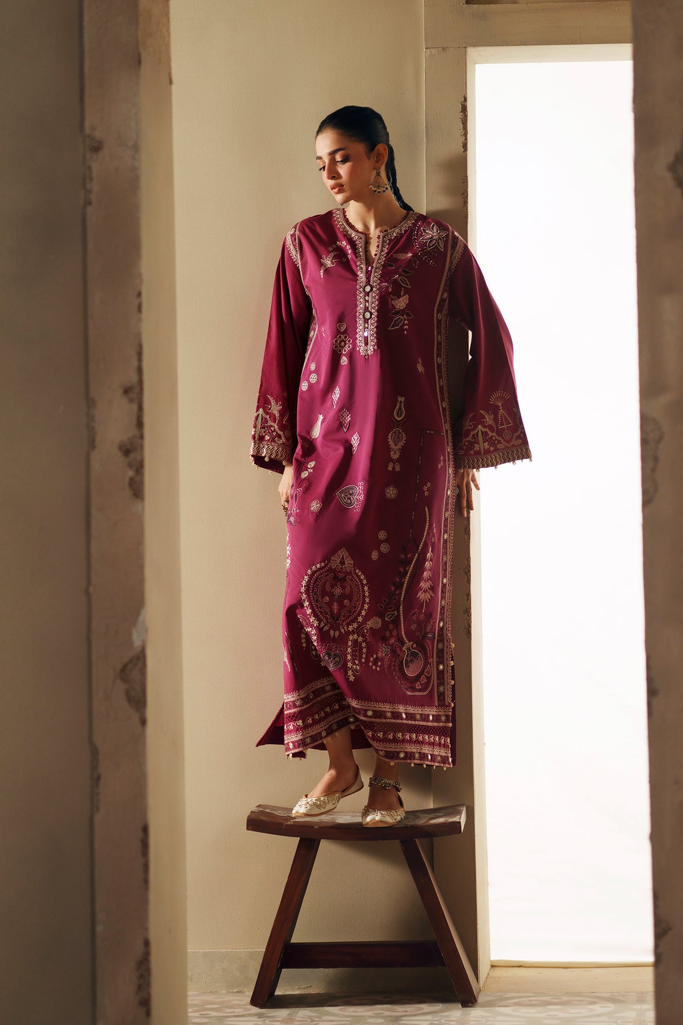 EMBROIDERED KAFTAN (E4408/103/524)